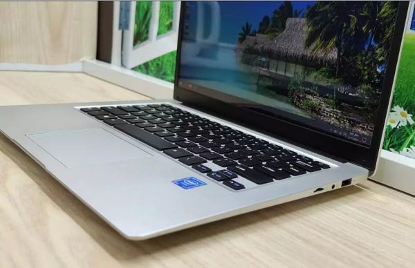 13.3" FHD 1920x1080 Intel inside
Free Windows 10 
4GB RAM 64GB + 128GB SSD  
Notebook Mini PC
free USB light 
free headphones - Image 2