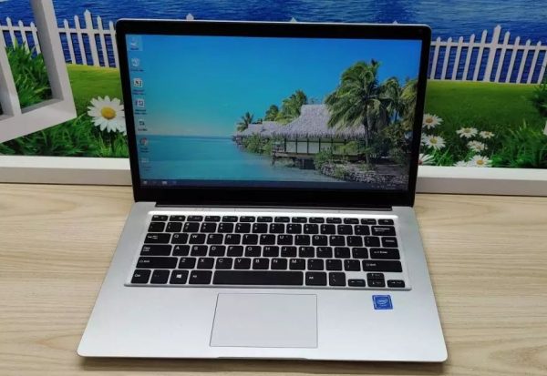 13.3" FHD 1920x1080 Intel inside
Free Windows 10 
4GB RAM 64GB + 128GB SSD  
Notebook Mini PC
free USB light 
free headphones - Image 6